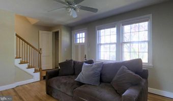 2112 N BRANDYWINE St, Arlington, VA 22207