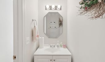 305 BUCKINGHAM Dr, Algonquin, IL 60102