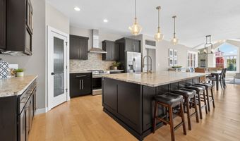 5039 W RED BARN Ct, Appleton, WI 54913