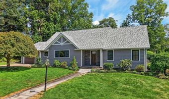 61 Applegate Rd, Cranston, RI 02920