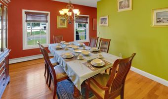 449 Montgomery St, Bayville, NJ 08721