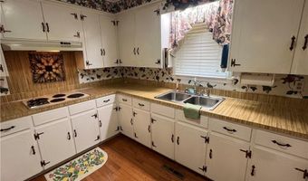 1302 Anderson St, Belton, SC 29627