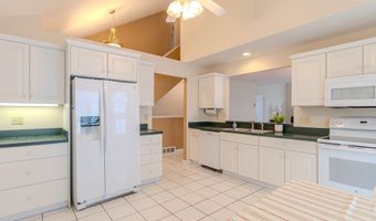 390 Blair Cir, Aurora, OH 44202