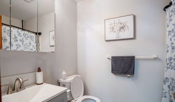 565 Clark Ave APT 17, Bristol, CT 06010