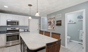 23 BERNON Dr, Lincoln, RI 02865