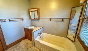 11936 150th St, Aredale, IA 50605