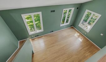 7607 MARYKNOLL Ave, Bethesda, MD 20817