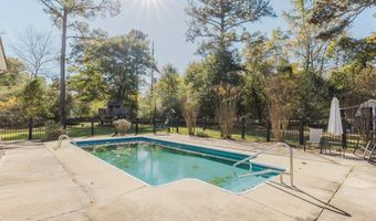 208 Edgewood Dr, Americus, GA 31709