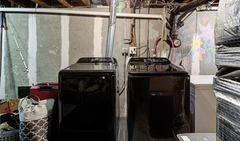 270 Woodward Ave, East Providence, RI 02914