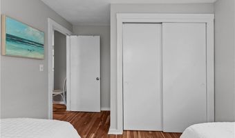 17 Warren Ave 17, Middletown, RI 02842