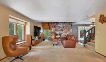 8 HILLTOP Ct, Appleton, WI 54914
