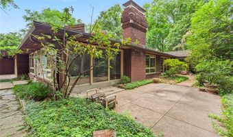 16 Meadowbrook Country Club Est, Ballwin, MO 63011