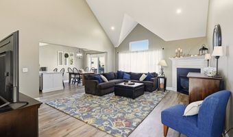 617 Eaton Dr, Aurora, OH 44202