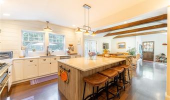 99 Highview Ave, Hopkinton, RI 02832