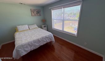 6 Spring St, Beachwood, NJ 08722