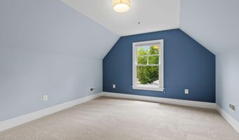 7032 WILSON Ln, Bethesda, MD 20817