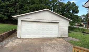 1605 S 6th St, Atchison, KS 66002