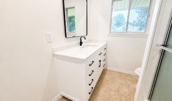 2421 Regency Dr, Biloxi, MS 39532