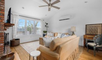 13 Starboard Ave, Jamestown, RI 02835