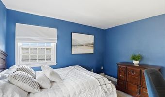 194 New Meadow Rd, Barrington, RI 02806