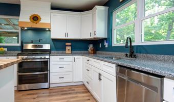 9641 State Highway 39, Aurora, MO 65605