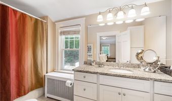 121 Commonwealth Ave, Warwick, RI 02886