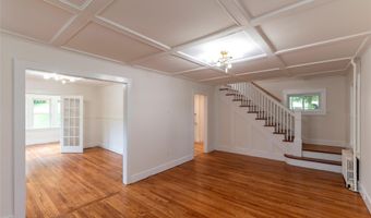 17 S Airmont Rd, Airmont, NY 10901
