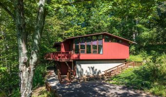 15 Angela St, Athens, OH 45701