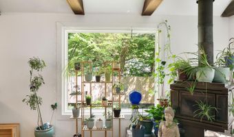 25-27 Gingko Ln, Brattleboro, VT 05301