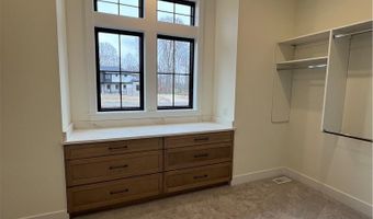 855 Club Dr W, Aurora, OH 44202