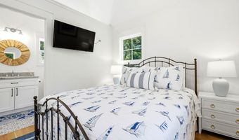 18 Three Flipper Trl, Bald Head Island, NC 28461