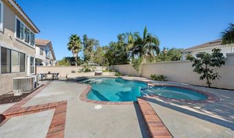 910 S Barton Ct, Anaheim, CA 92808