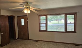 1115 S Carnation Dr, Aurora, MO 65605