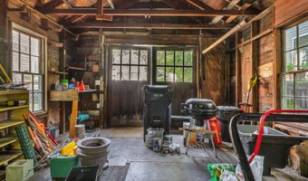 31 Wiley St, Bangor, ME 04401