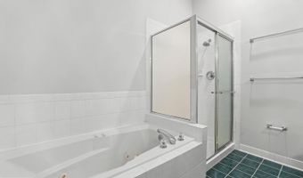 6908 FAIRFAX Dr 306, Arlington, VA 22213