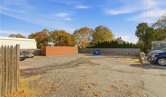 651 W Main Rd, Middletown, RI 02842