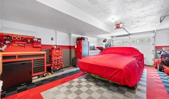 96 Evergreen St, Cumberland, RI 02864