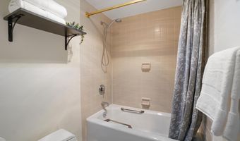 1080 WISCONSIN Ave NW 1004, Washington, DC 20007