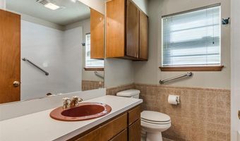 3704 N Riverside Dr, Bethany, OK 73008