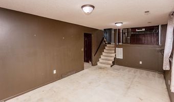 202 11th Ave NW, Altoona, IA 50009