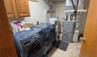 251 Vine St 102, Riverside, IA 52327
