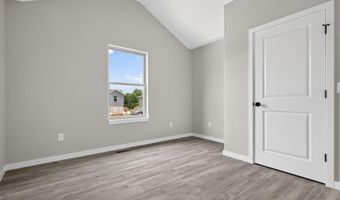 422 Beavertail Rd, Ash Grove, MO 65604