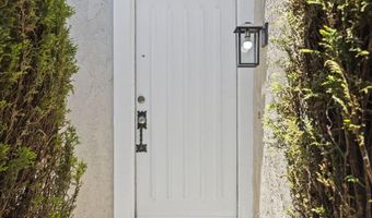 196 Mariposa Dr, Camarillo, CA 93012