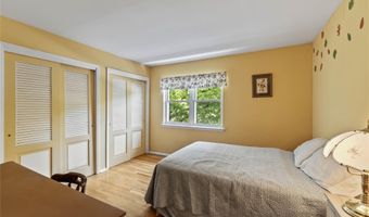 5 Daisy Ct, Airmont, NY 10901