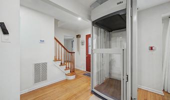 125 Meadowview Ave, Absecon, NJ 08201
