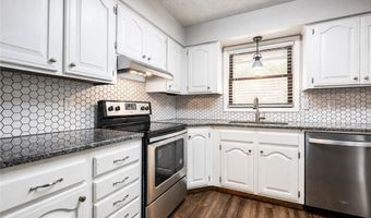 104 Clubhouse Dr, Bella Vista, AR 72715