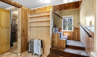 15 Little Donner Dr, Cascade, ID 83611
