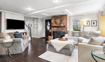 9 Elm Ct, Andover, MA 01810