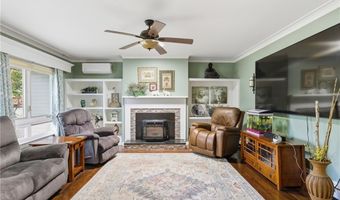 1414 New London Ave, Cranston, RI 02920
