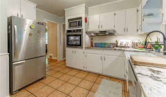 759 Riverhill Dr, Athens, GA 30606